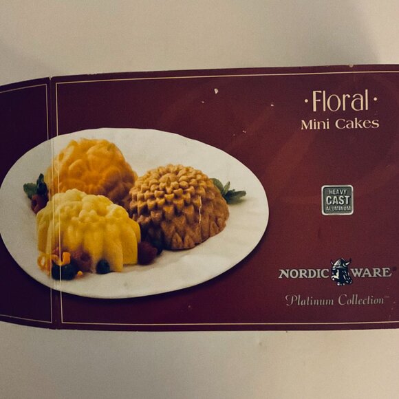 NORDIC WARE Floral Mini Cakes 6 Cup Molds NWT - Picture 9 of 10